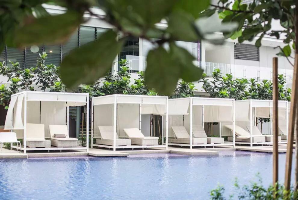 The Robertson Kl — Photos 2
